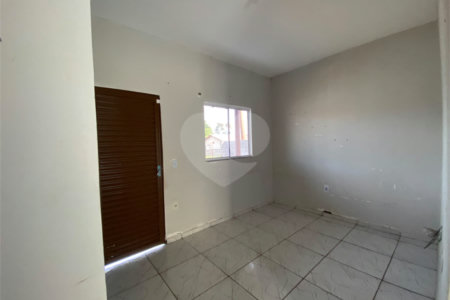 Casa Térrea à venda com 2 quartos em Petrópolis, Várzea Grande, MT