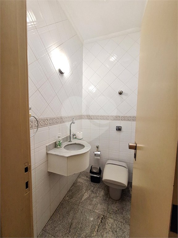 Casa à venda ou para alugar com 4 quartos, sendo 2 suítes,  em Santa Rosa, Vinhedo, SP