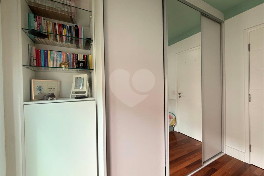 Casa à venda com 4 quartos, sendo 2 suítes, no condomínio Florada da Serra, São Paulo - SP