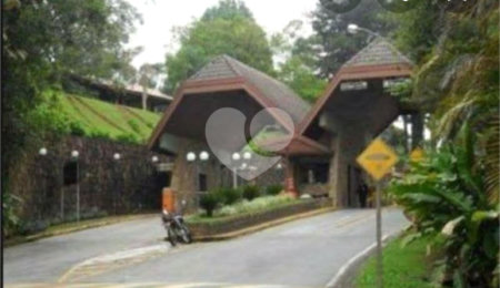 Casa à venda com 3 quartos, sendo 2 suítes, no condomínio Alpes da Cantareira, Mairiporã - SP