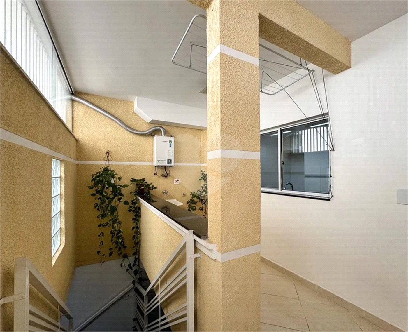 Casa à venda com 3 suítes em Água Fria, São Paulo, SP