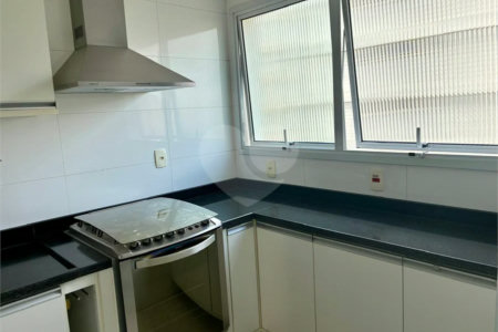 Apartamento de 130m2 à venda com 3 dormitórios e 2 vagas no Campo Belo