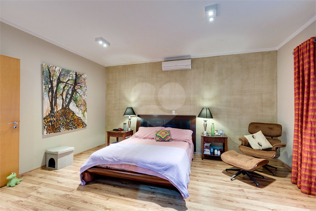 Casa à venda com 3 suítes no condomínio Villa Splendore, São Paulo - SP