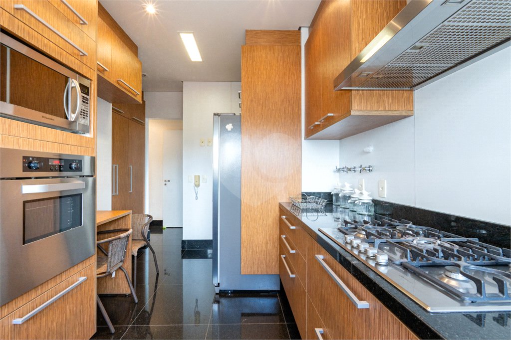 Apartamento à venda com 3 suítes em Vila Nova Conceição, São Paulo, SP