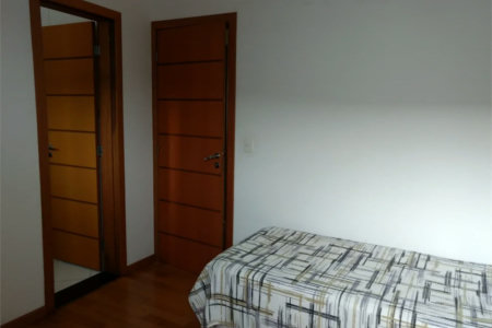 Sobrado à venda com 4 suítes em Cidade São Francisco, São Paulo, SP