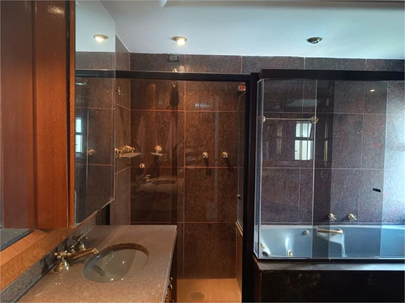 Apartamento à venda com 3 suítes em Vila Suzana, São Paulo, SP