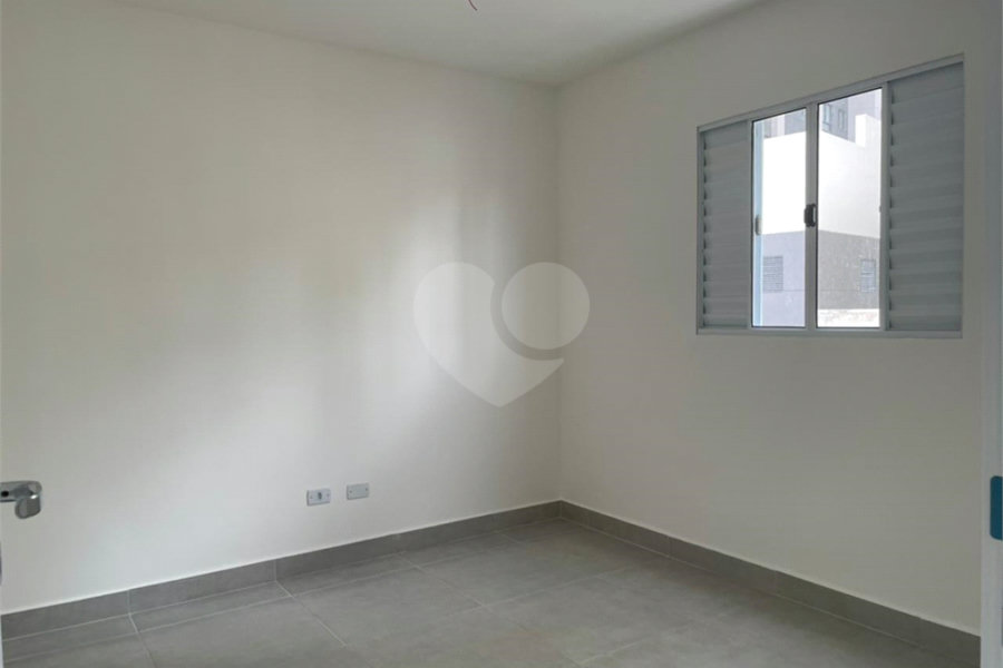 Casa à venda com 2 quartos no condomínio Hebe, São Paulo - SP