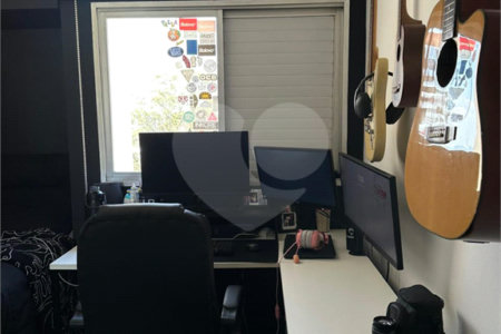 Apartamento à venda com 4 quartos, sendo 1 suíte, em Parque Tomas Saraiva, São Paulo, SP