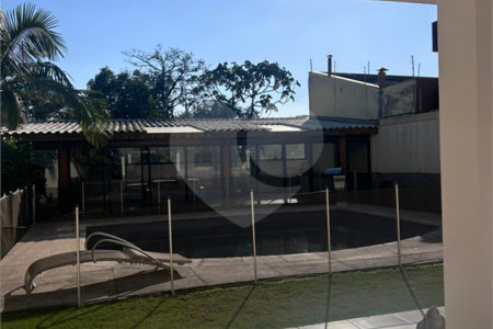 Sobrado à venda com 4 suítes em Interlagos, São Paulo, SP