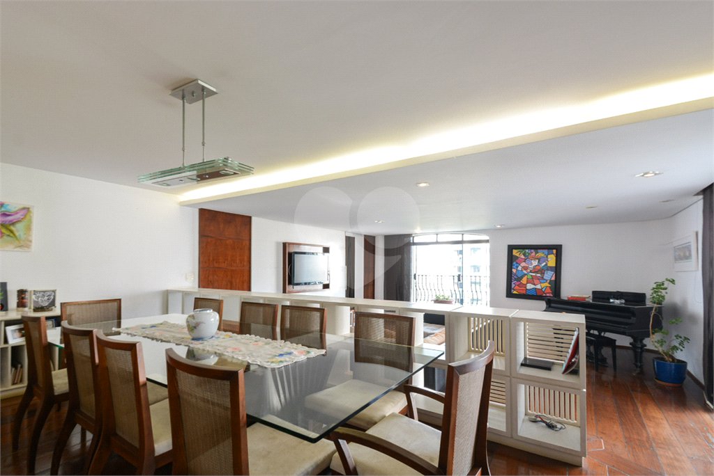 Apartamento à venda com 4 quartos, sendo 3 suítes,  em Jardim Paulista, São Paulo, SP