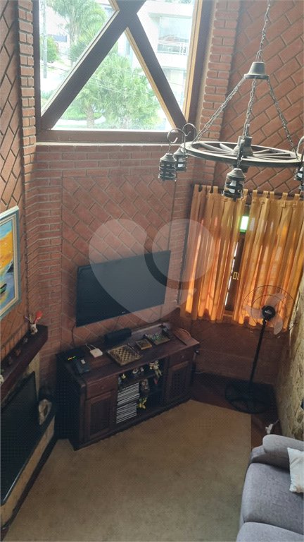 Casa à venda com 4 quartos, sendo 2 suítes, no condomínio Aruã Eco Park, Mogi das Cruzes - SP