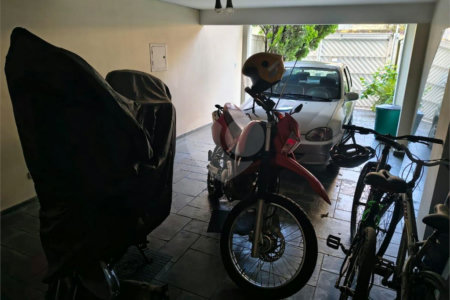Casa à venda com 3 quartos, sendo 1 suíte, em Mirandópolis, São Paulo, SP