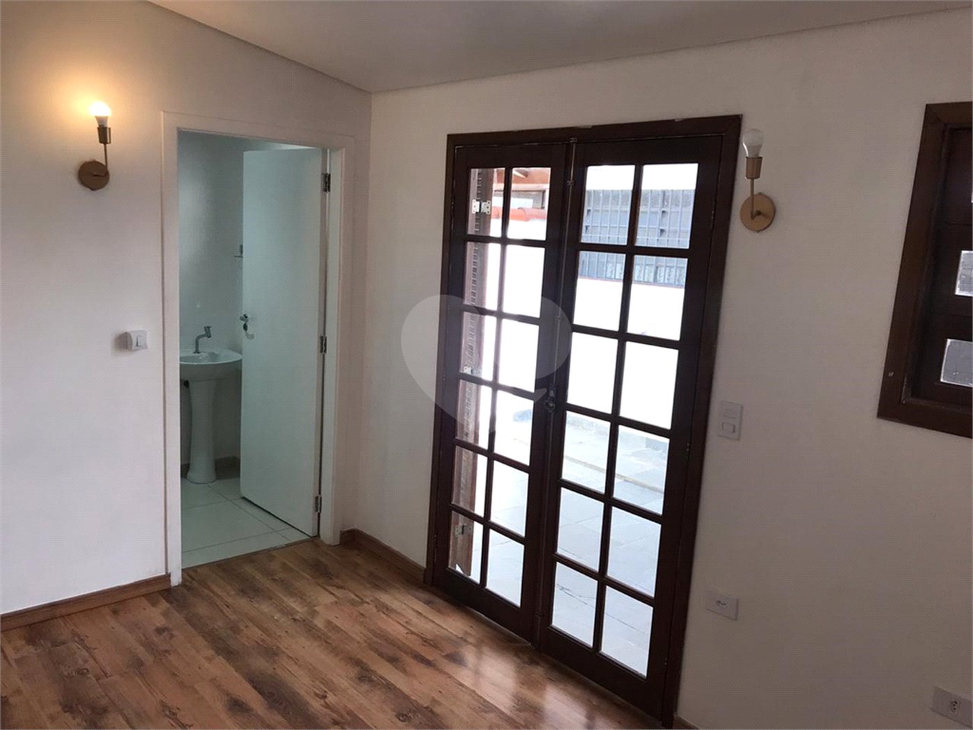 Sobrado à venda com 3 quartos, sendo 1 suíte, em Brooklin, São Paulo, SP