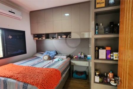 Casa à venda com 3 quartos, sendo 1 suíte, no condomínio Horto Florestal Villagio, Sorocaba - SP