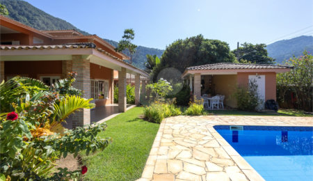 Casa à venda com 6 quartos, sendo 4 suítes,  em Barequeçaba, São Sebastião, SP