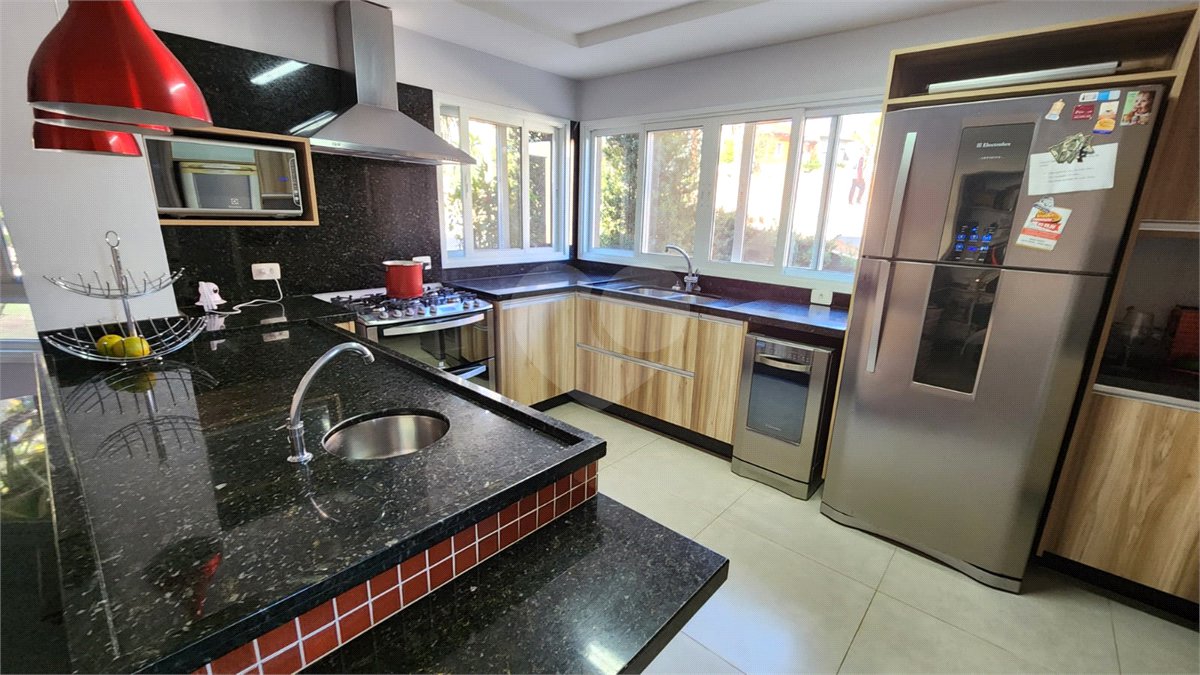 Casa à venda ou para alugar com 5 suítes no condomínio Residencial Jardim Primavera, Louveira - SP