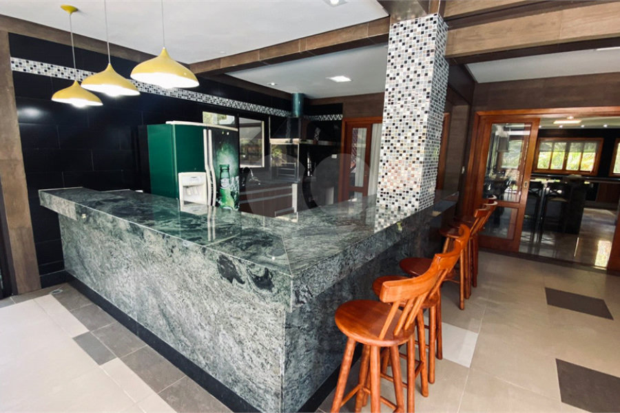 Casa à venda com 5 suítes no condomínio Suíça da Cantareira, Mairiporã - SP