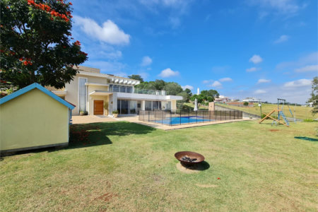 Casa à venda ou para alugar com 4 suítes no condomínio Residencial Jardim Primavera, Louveira - SP