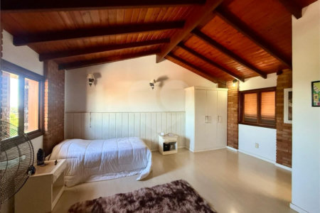 Casa à venda com 4 quartos, sendo 2 suítes,  no condomínio Morada da Lua, Vinhedo - SP
