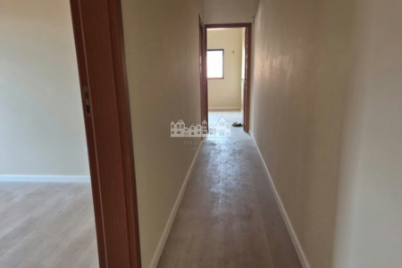 Casa à venda com 3 suítes em Vila Petrópolis, Atibaia, SP