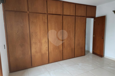 Sobrado à venda ou para alugar com 4 quartos, sendo 2 suítes, no Centro, Araraquara, SP