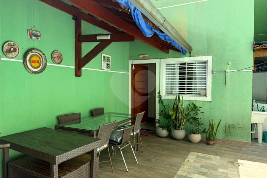 Sobrado à venda com 3 suítes em Vila Constança, São Paulo, SP