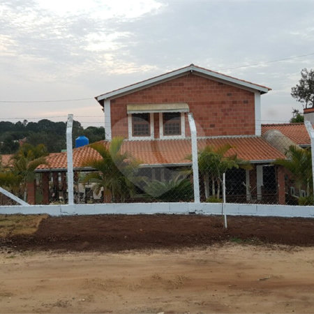 Chácara à venda com 3 quartos, sendo 1 suíte, no Centro, Araçoiaba da Serra, SP