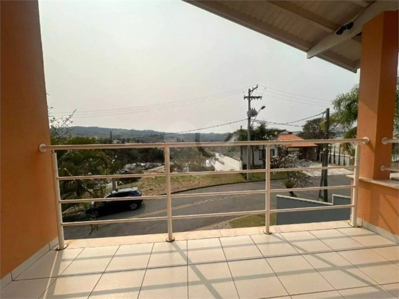 Casa à venda com 3 quartos, sendo 1 suíte, no condomínio Residencial Delle Stelle, Louveira - SP