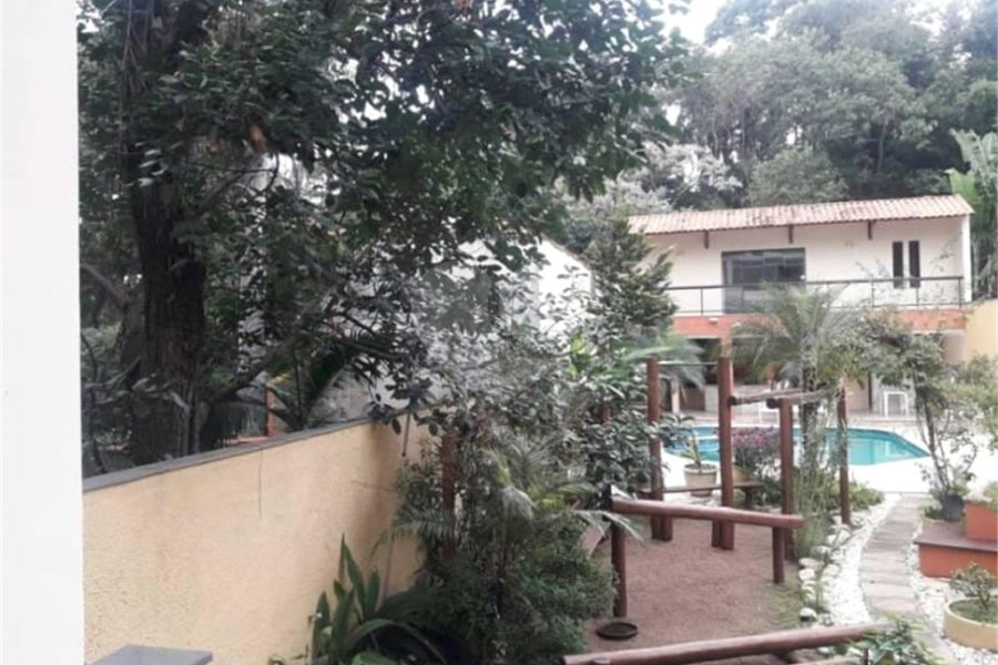 Sobrado à venda com 6 quartos, sendo 2 suítes, em Horto Florestal, São Paulo, SP