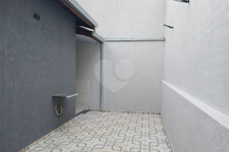 Casa de Vila à venda com 3 quartos, sendo 1 suíte, em Jardim Wanel Ville V, Sorocaba, SP