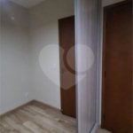 Casa à venda com 3 quartos, sendo 1 suíte, no condomínio Alvorada Parque Vitória, São Paulo - SP