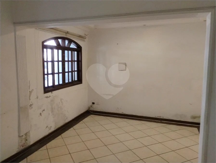 Vende-se sobrado de 3 andares na Vila Santa Catarina