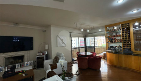 Apartamento à venda com 3 suítes em Vila Clementino, São Paulo, SP