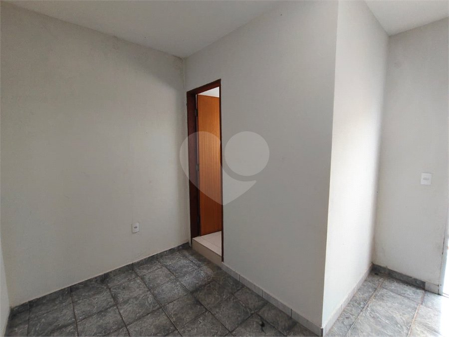 Casa para alugar com 3 quartos, sendo 1 suíte,  em Jardim Itália, Itapetininga, SP