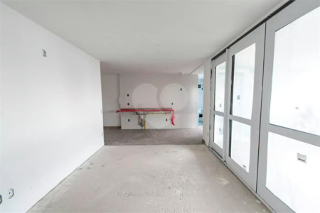 Apartamento à venda com 3 suítes em Vila Firmiano Pinto, São Paulo, SP