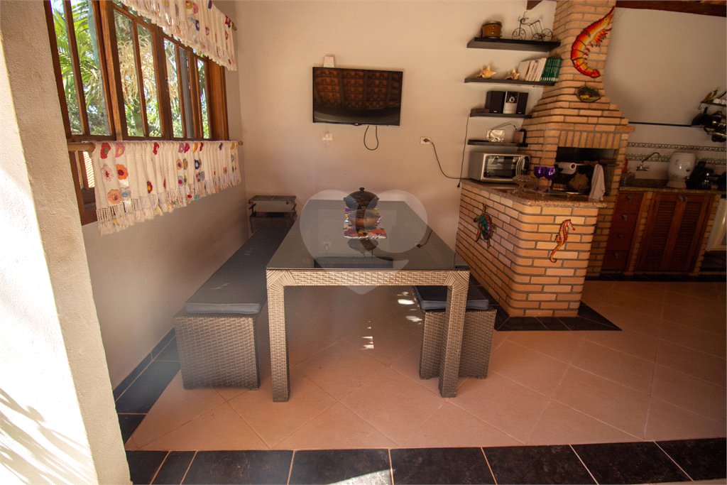 Casa à venda com 4 suítes no condomínio Sítio Primavera, São Roque - SP