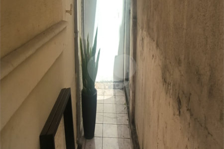 Casa Térrea à venda com 5 quartos, sendo 1 suíte, em Chora Menino, São Paulo, SP