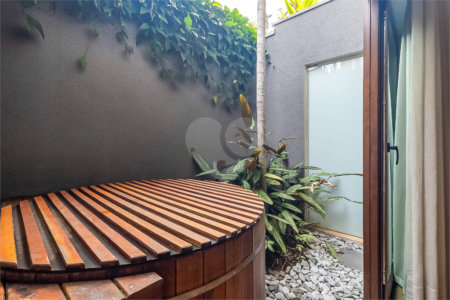 Casa de Vila à venda com 4 quartos, sendo 3 suítes, em Vila Nova Conceição, São Paulo, SP