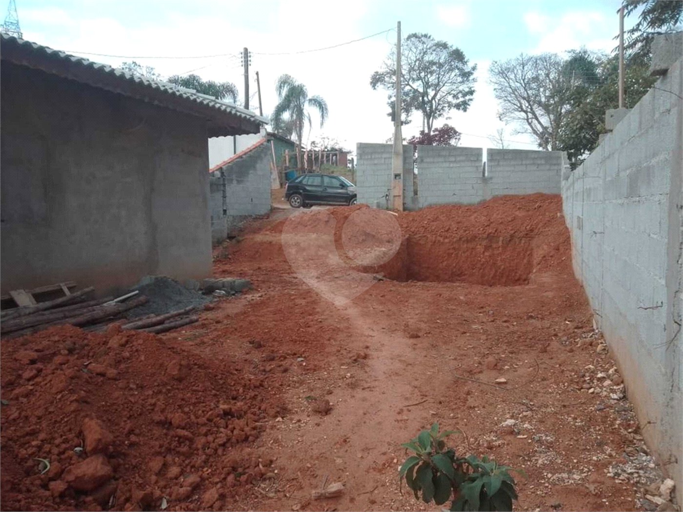 Casa à venda com 2 quartos, sendo 1 suíte, em Canjica (terra Preta), Mairiporã, SP