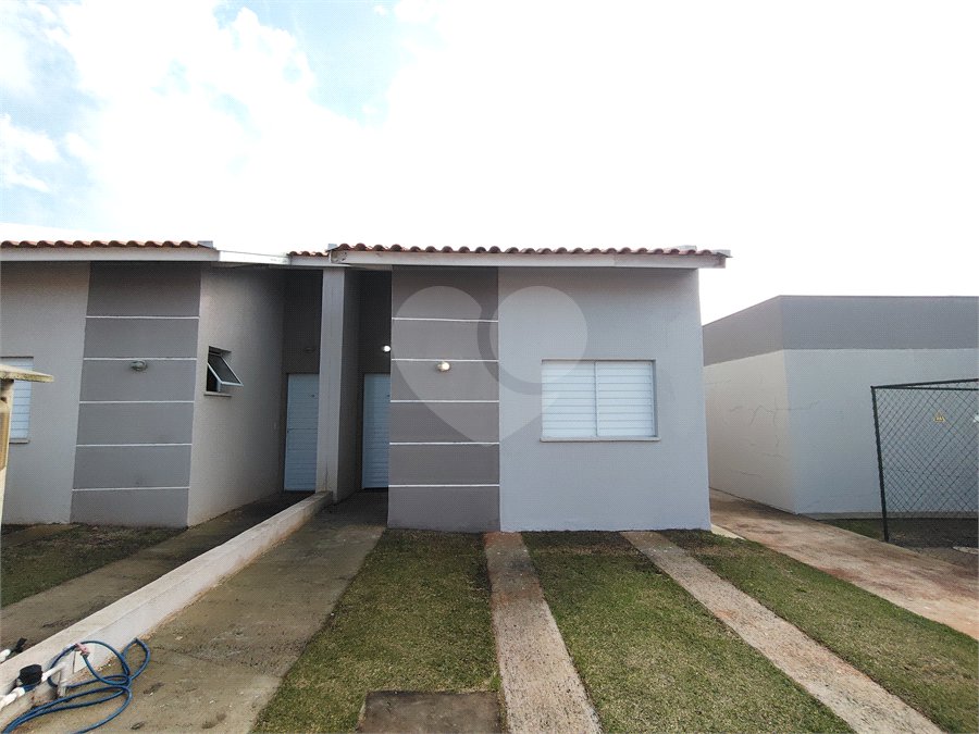 Casa à venda ou para alugar com 2 quartos no condomínio Villagio Allegro, Itapetininga - SP