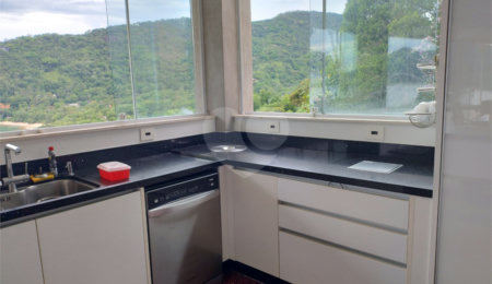 Casa à venda com 4 suítes em Praia Vermelha, Ubatuba, SP