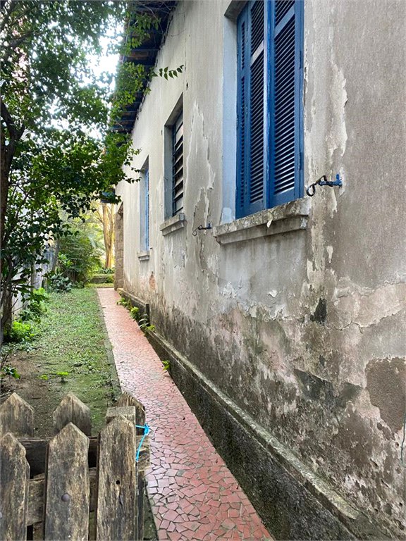 Casa à venda com 3 quartos, sendo 1 suíte, em Indianópolis, São Paulo, SP