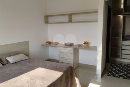 Sobrado à venda com 4 quartos, sendo 3 suítes,  em Jardim Marabá, Itapetininga, SP