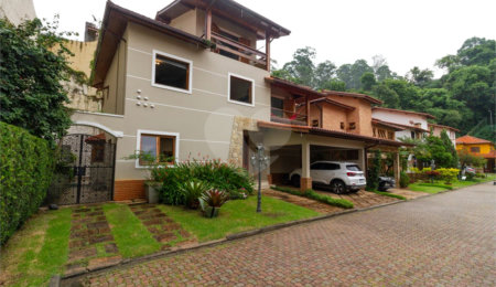 Casa à venda com 4 quartos, sendo 2 suítes,  no condomínio Da Serra, São Paulo - SP