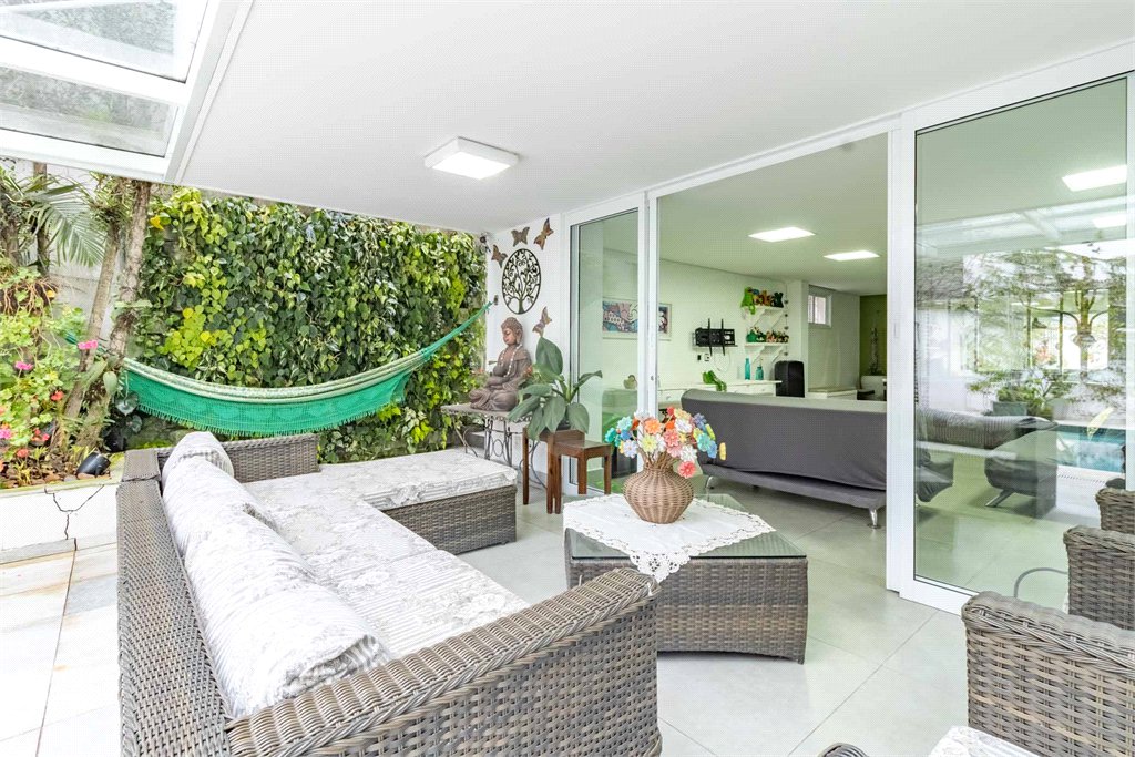 Casa à venda com 5 quartos, sendo 4 suítes, em Alto da Lapa, São Paulo, SP