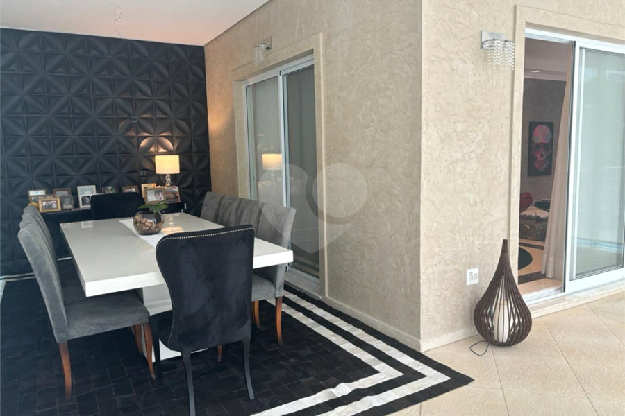 Casa à venda com 4 quartos, sendo 3 suítes, no condomínio Parque Itatiaia, Mairiporã - SP