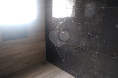 Sobrado à venda com 4 quartos, sendo 3 suítes, em Condomínio Residencial Shamballa Iii, Atibaia, SP