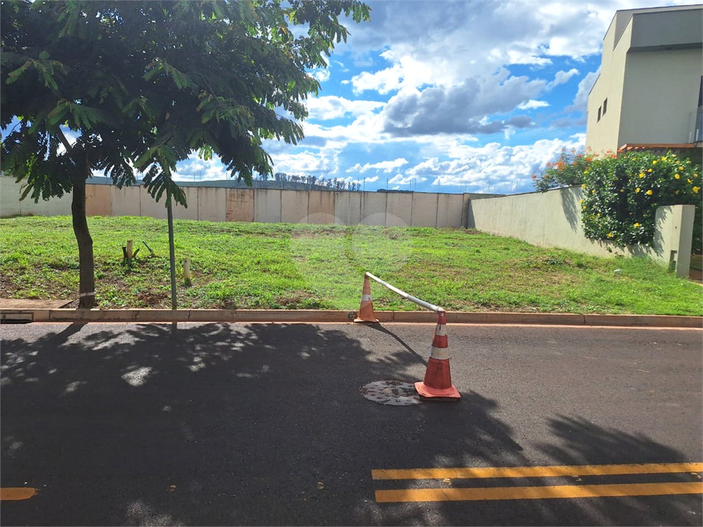 Terreno à venda no condomínio Vivendas da Mata Portal Paineiras, Ribeirão Preto - SP