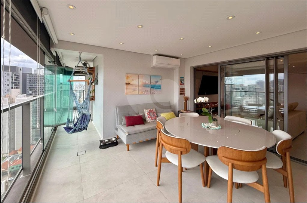 Apartamento à venda com 3 suítes em Santo Amaro, São Paulo, SP