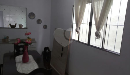 Sobrado à venda com 2 suítes no Centro, Bom Jesus dos Perdões, SP